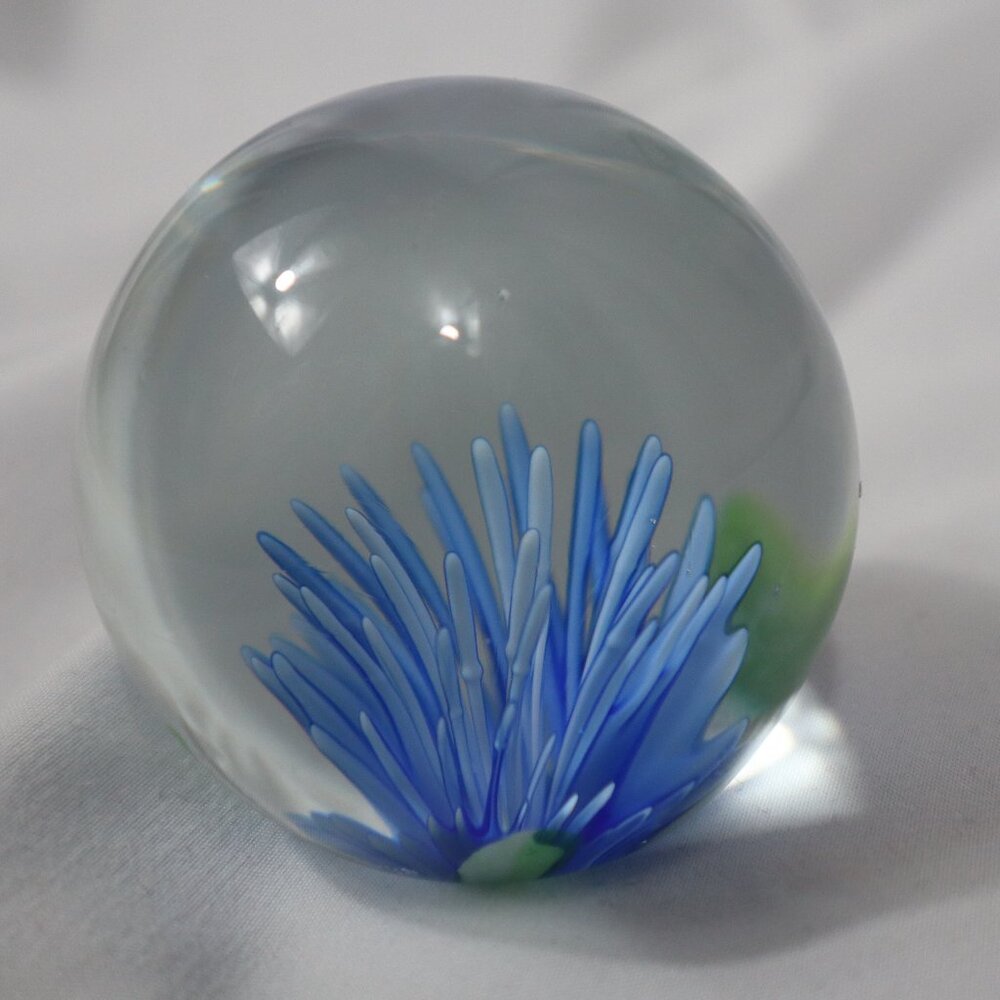 Avita Crystal Handmade Paper Weight Blue Green Flower Beautiful Gift